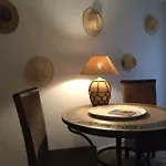 Petite Maison Mitoyenne Au Coeur De Saint Tropez