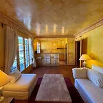 Appartement Place Des Lices, Saint-Tropez