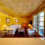 Appartement Place Des Lices, Saint-Tropez