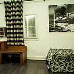 Hotel B Lodge