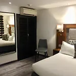 Hotel B Lodge