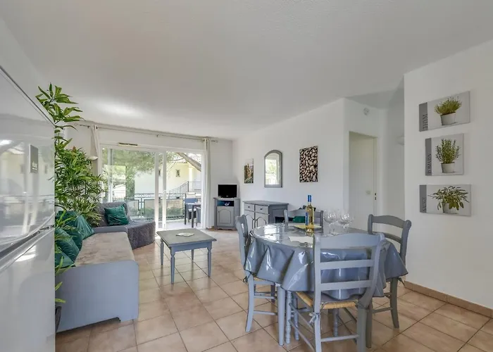 Apartment Le Jardin D\'Artemis-2 By Interhome