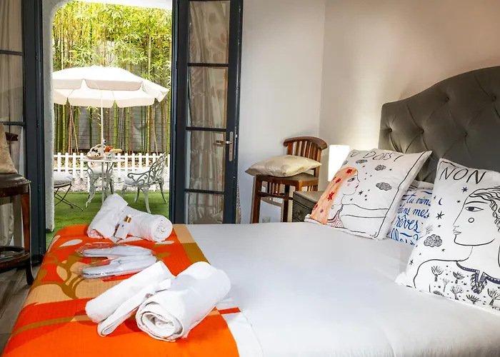 Les Canoubiers Luxe Et Serenite Au Coeur De Saint-Tropez Suites Spacieuses Avec Jardin Enchanteur