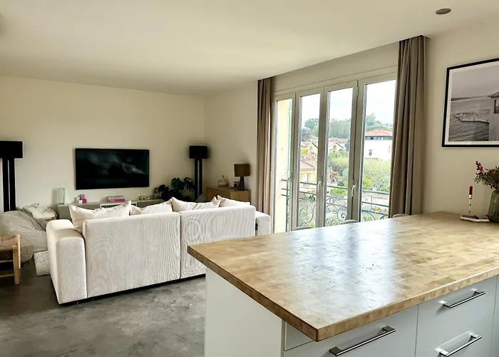 Place Des Lices, Parking, 75M2, Standing