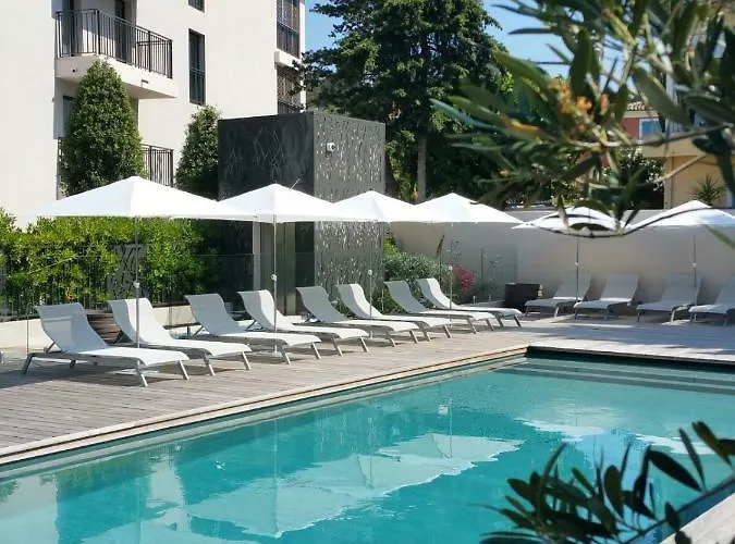 Tropezienne Deluxe Apartment