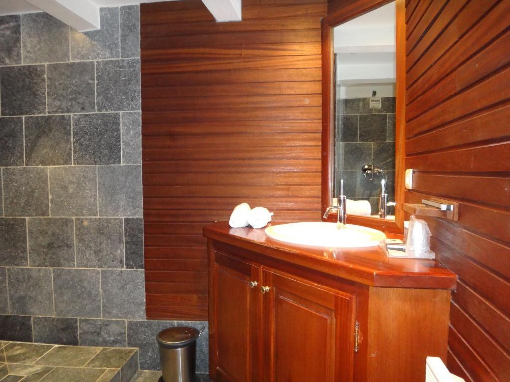 B Hotel 3*