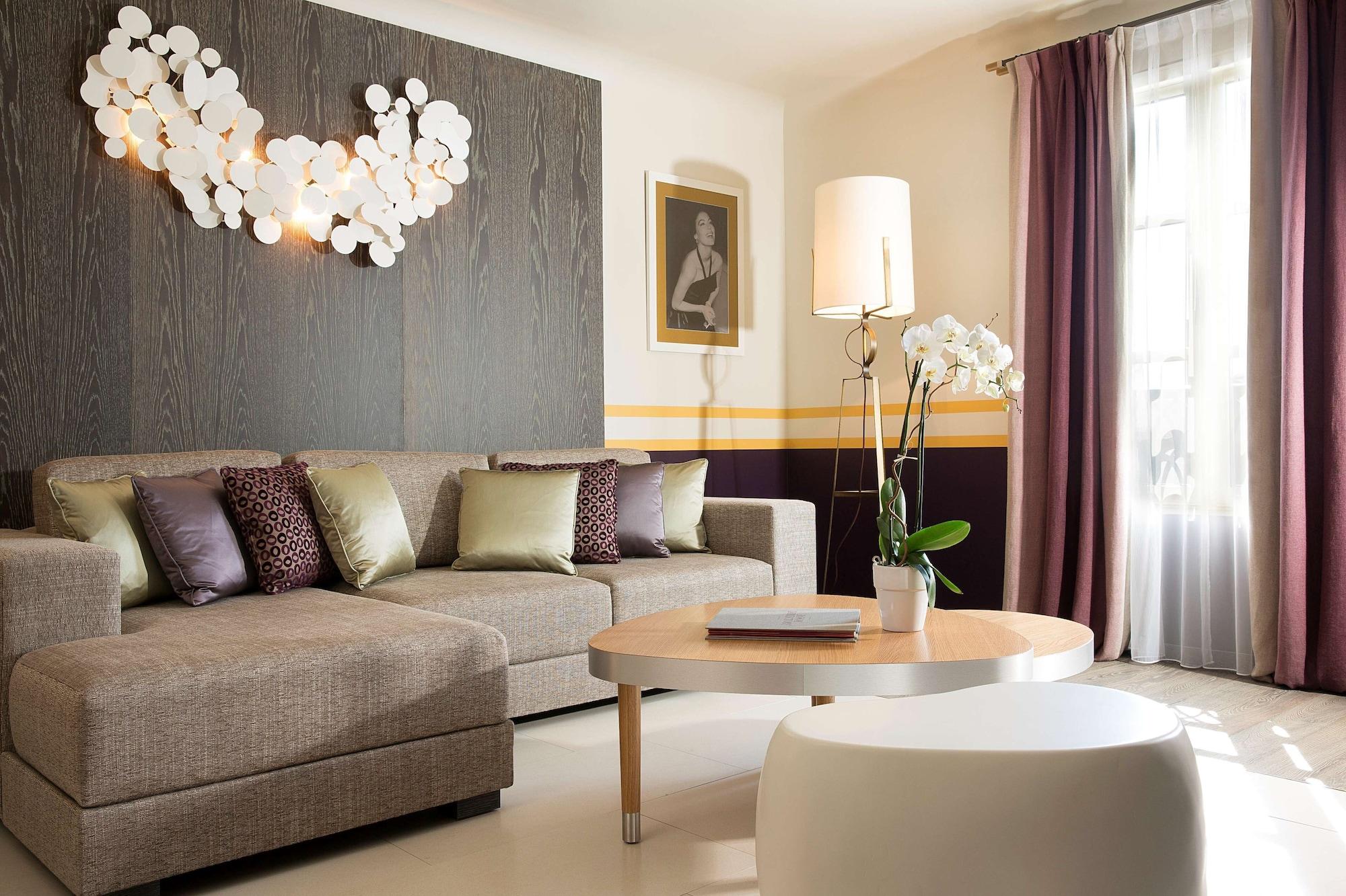 Hotel De Paris 5*