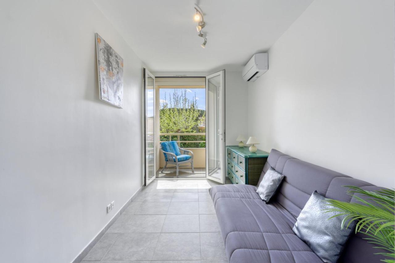 3 With Sea View Terraces In Peace