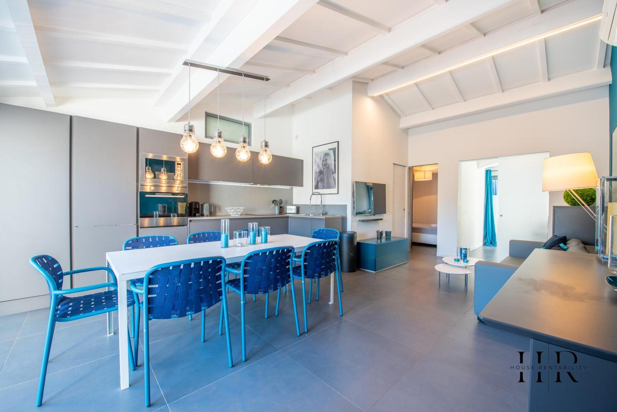 Maison Moderne Avec Piscine Et Tennis *