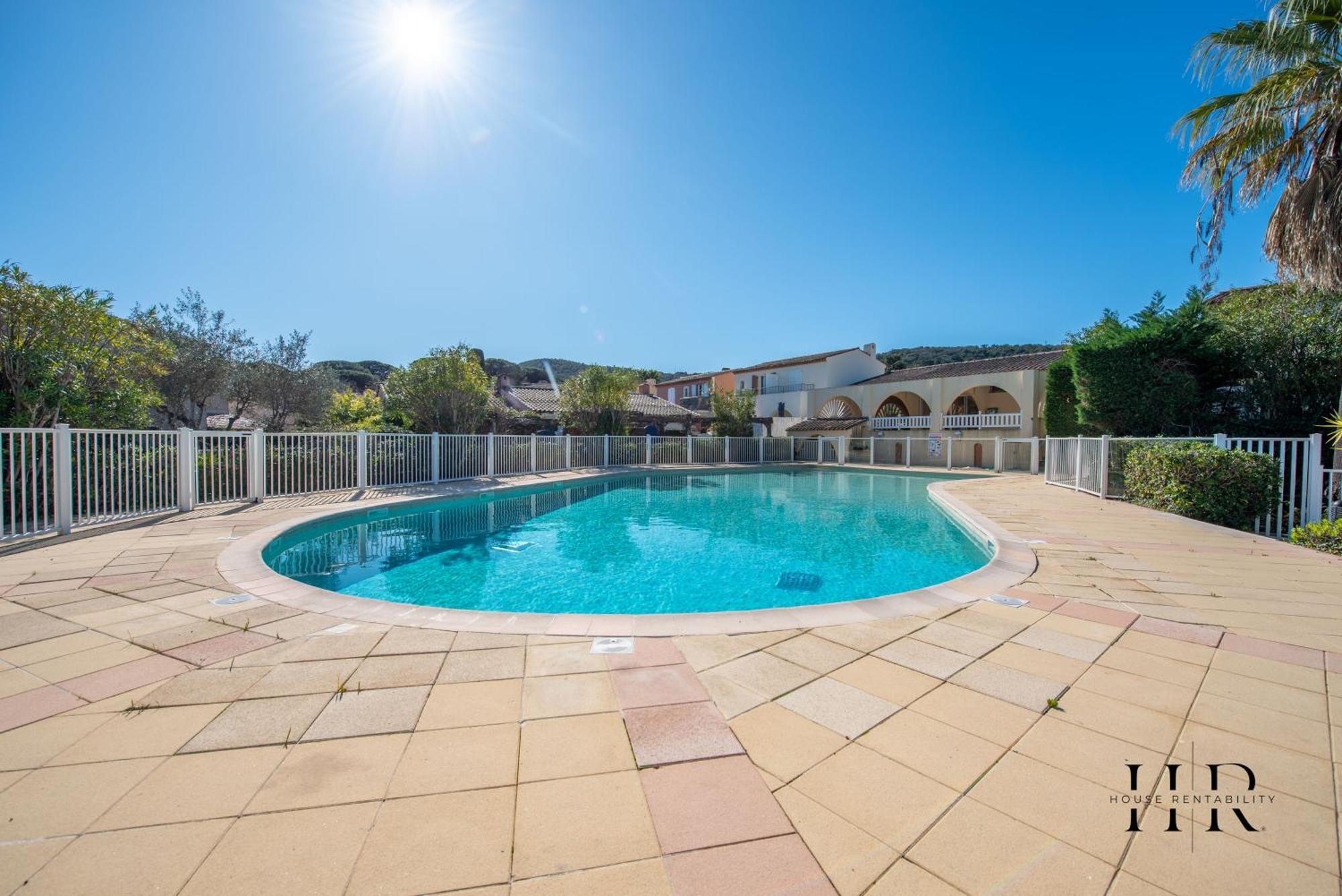 Maison Moderne Avec Piscine Et Tennis
