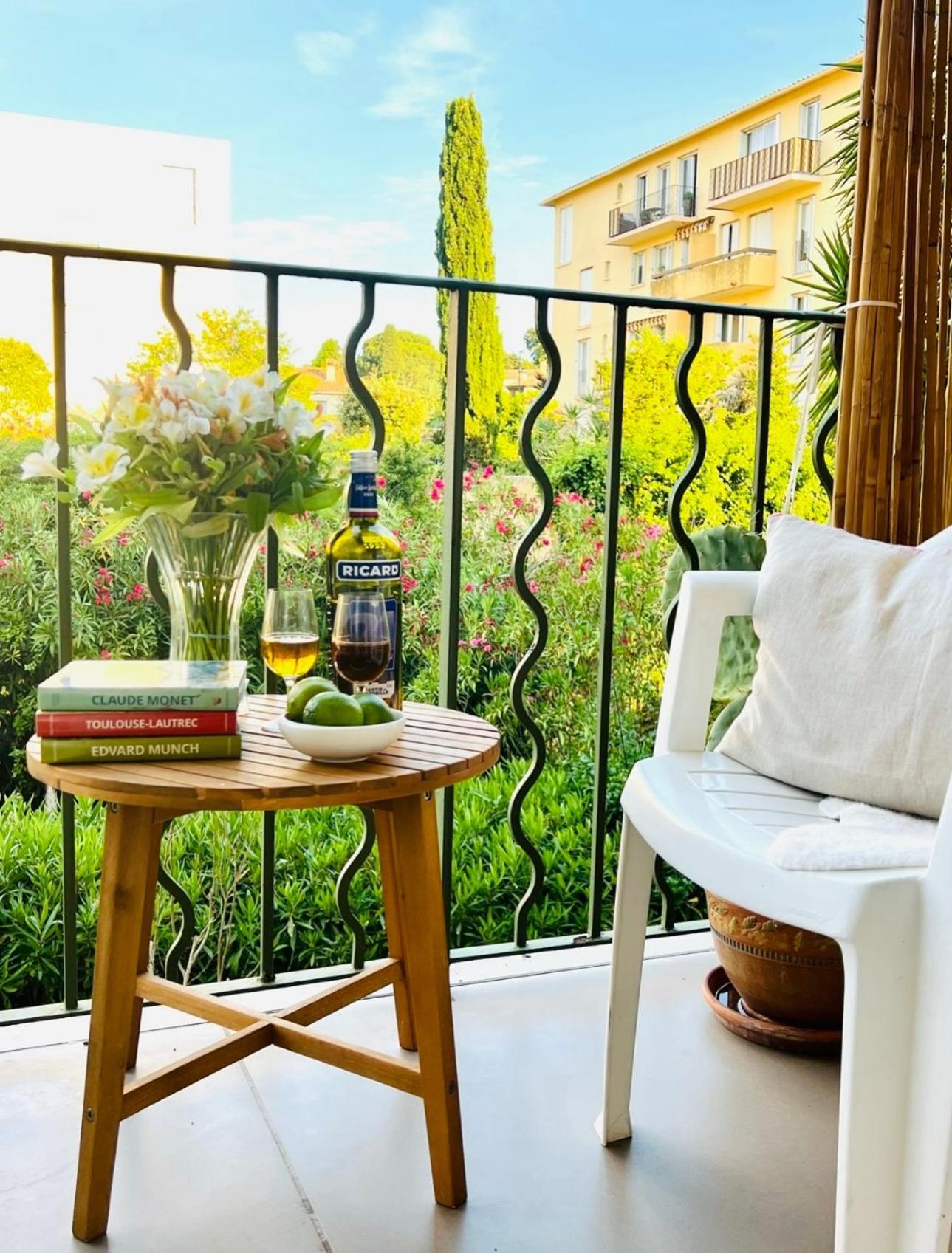 Private With Balcony Saint-Tropez