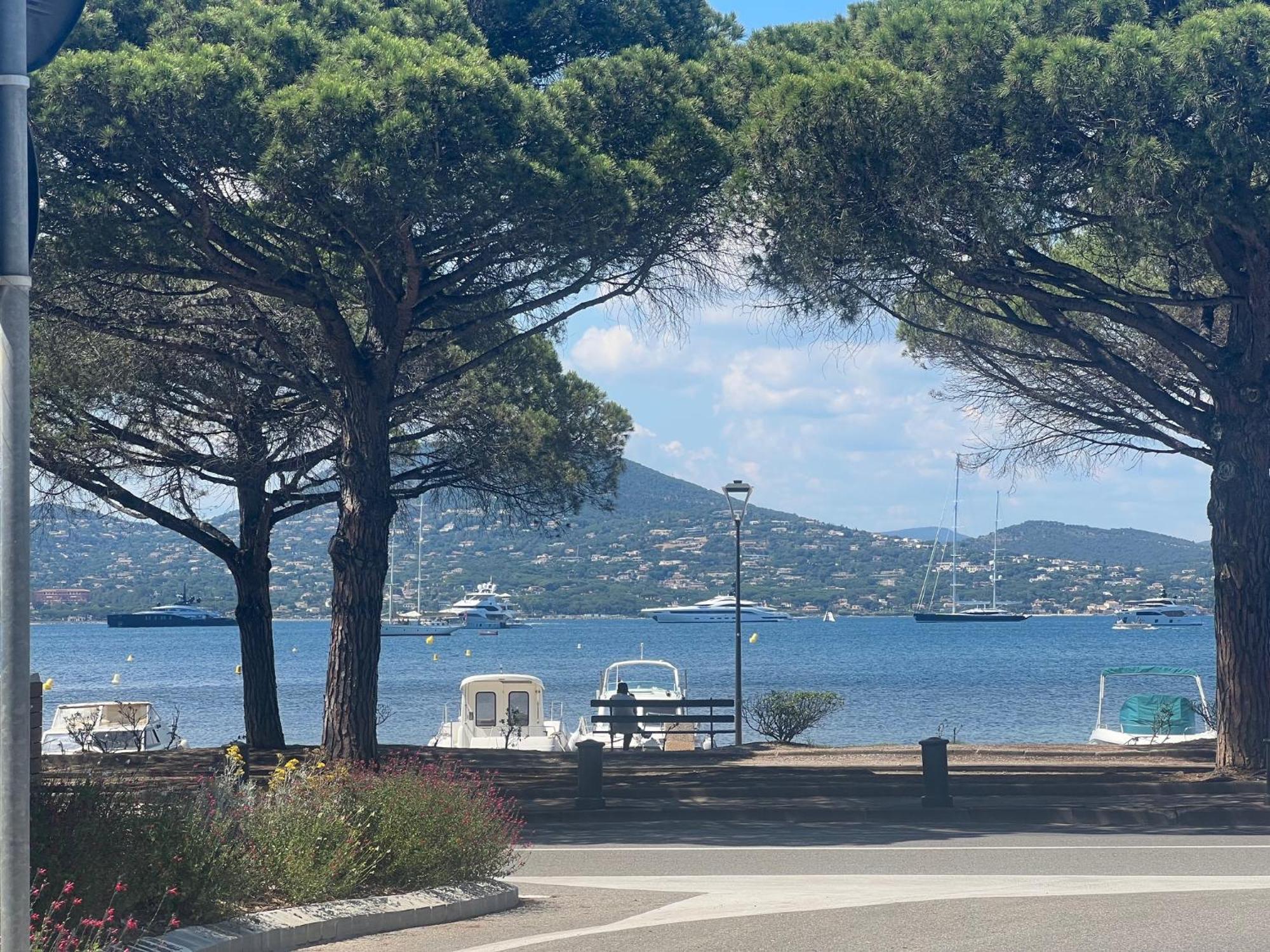 Superbe Avec Terrasse Jardin Et Parking Prive