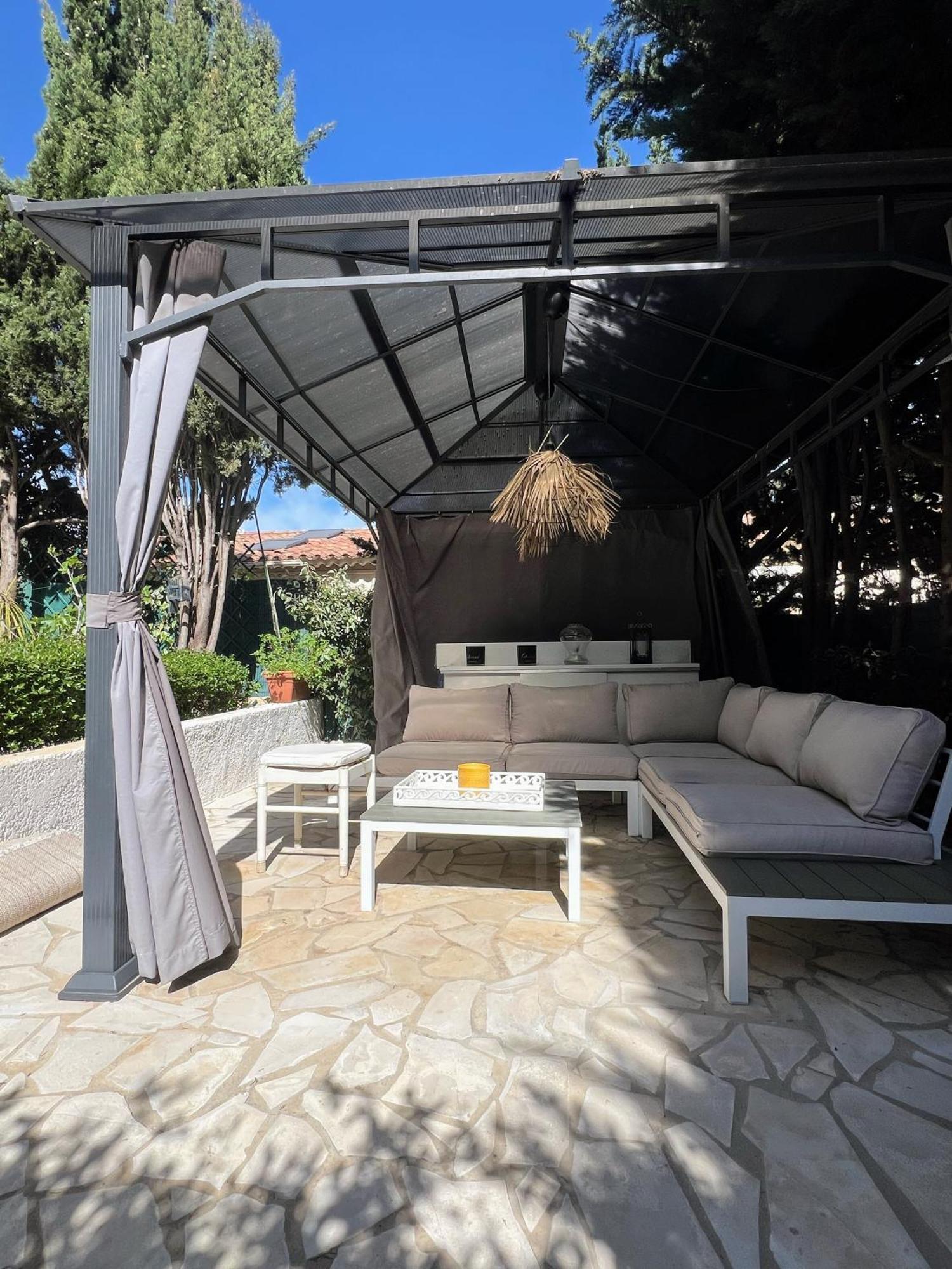 Apartment Superbe Avec Terrasse Jardin Et Parking Prive Saint-Tropez
