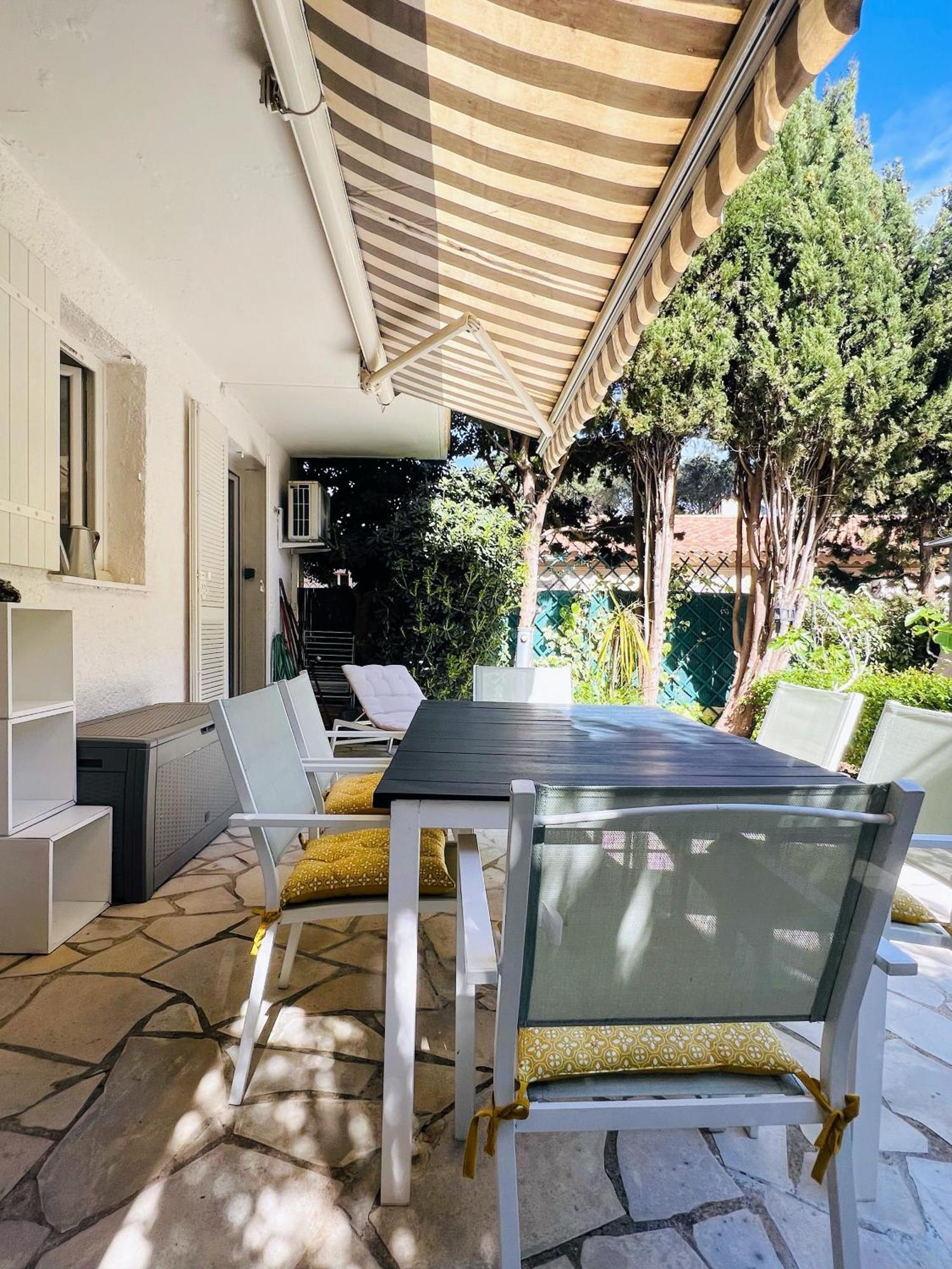Superbe Avec Terrasse Jardin Et Parking Prive * Saint-Tropez
