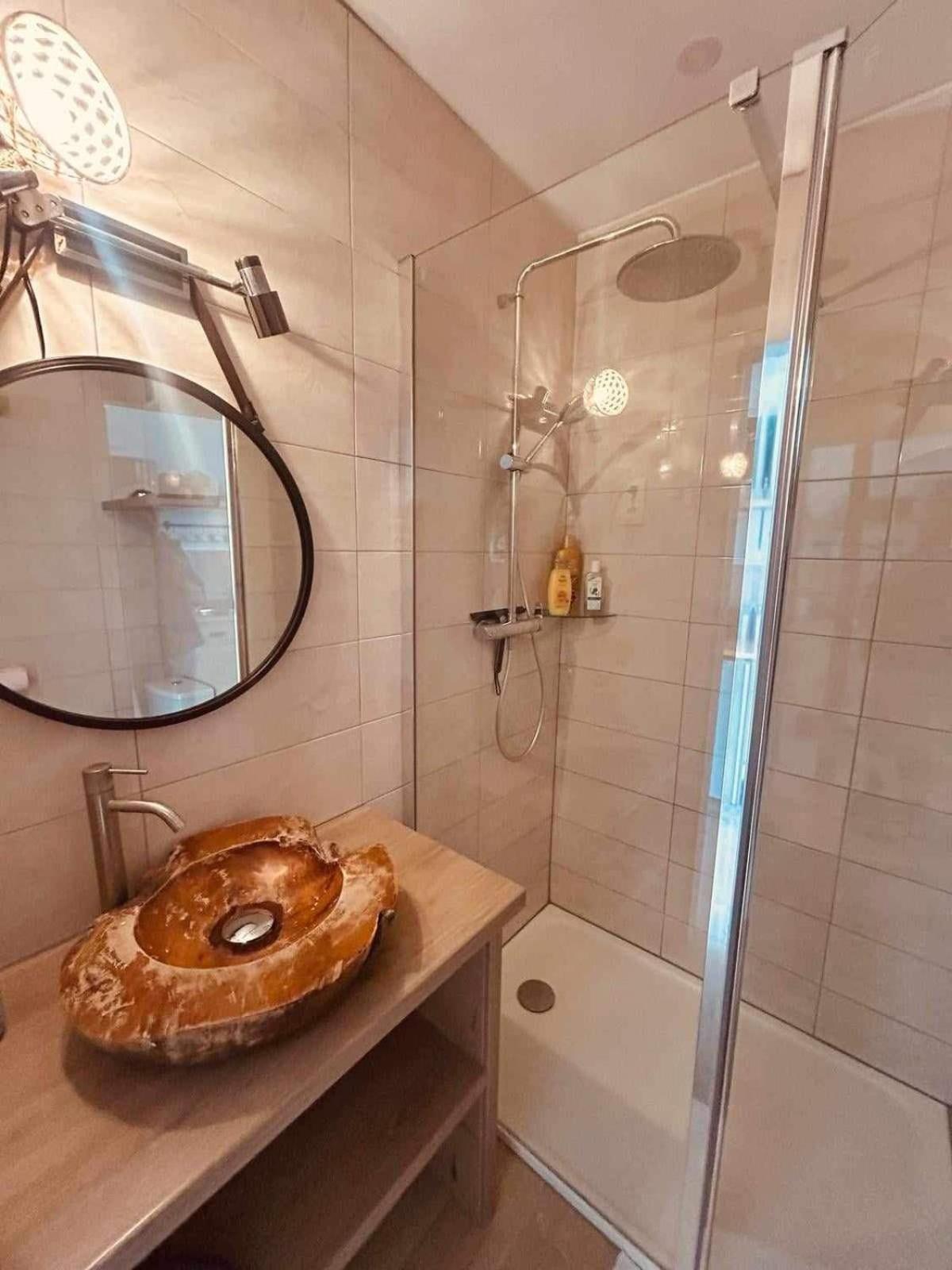 Apartment 7 Eden *