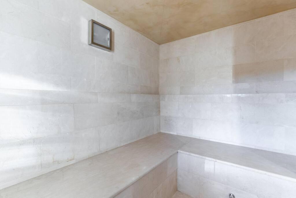 Magnifique Avec Piscine Et Hammam *