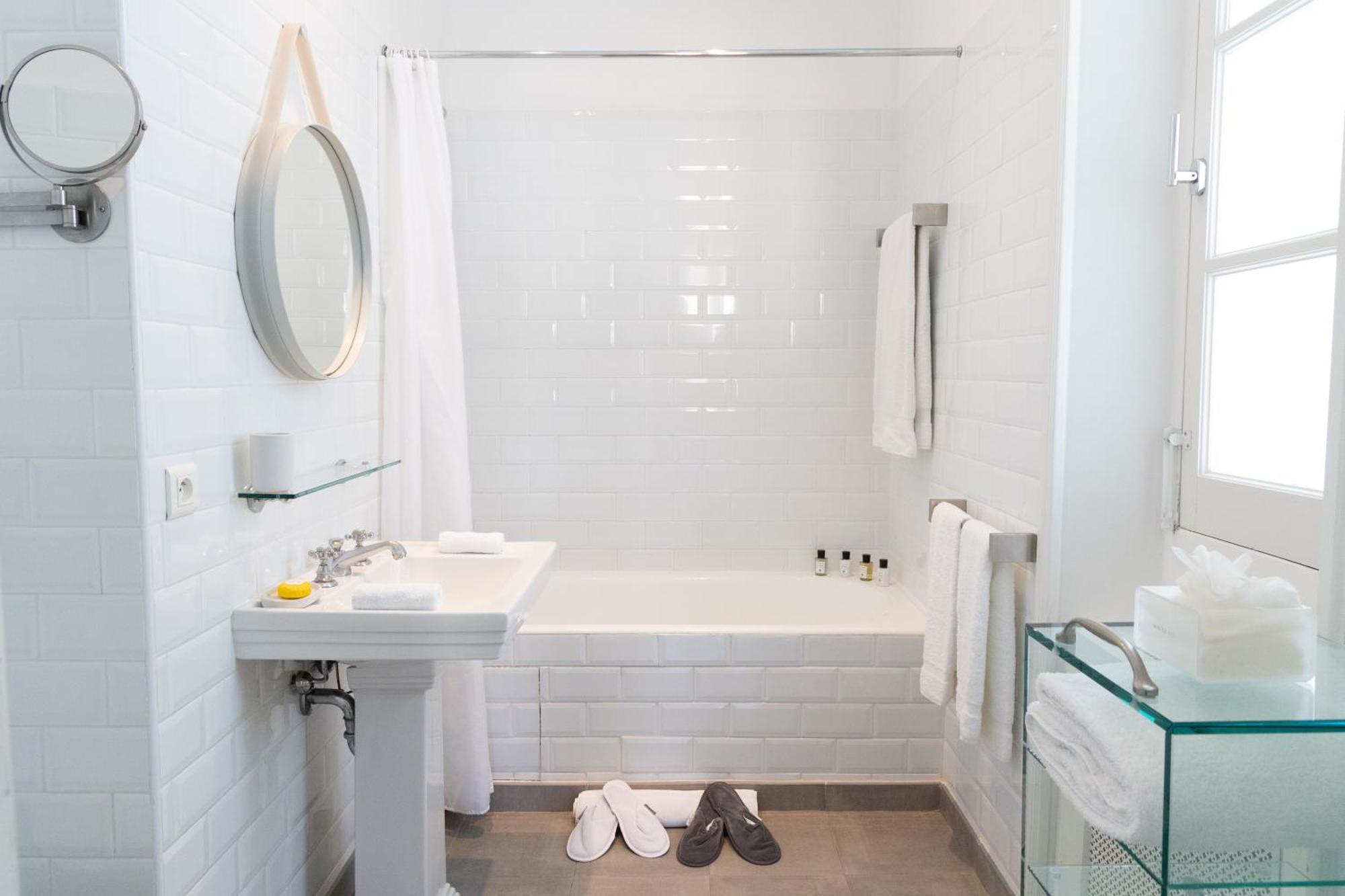 White 1921 Hotel Saint-Tropez