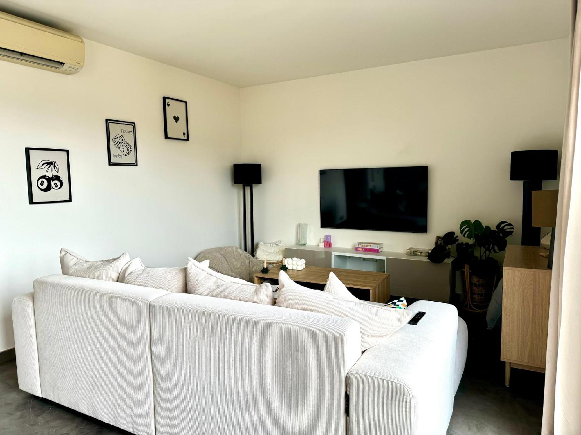 Place Des Lices, Parking, 75m2, Standing Apartment Saint-Tropez