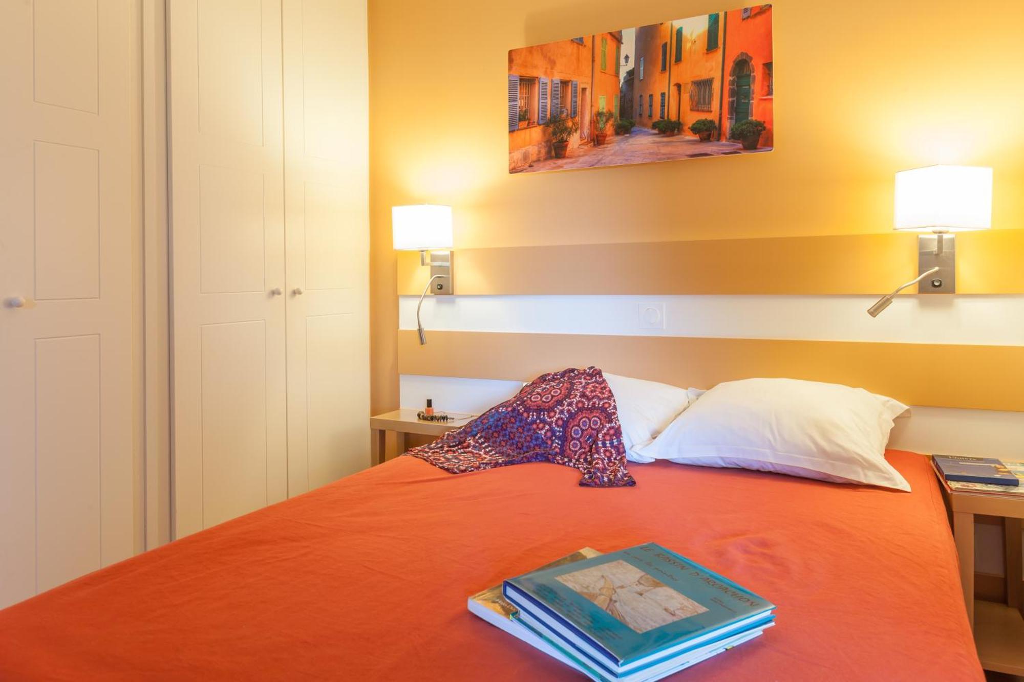 Pierre Et Amandine Hotel 3*