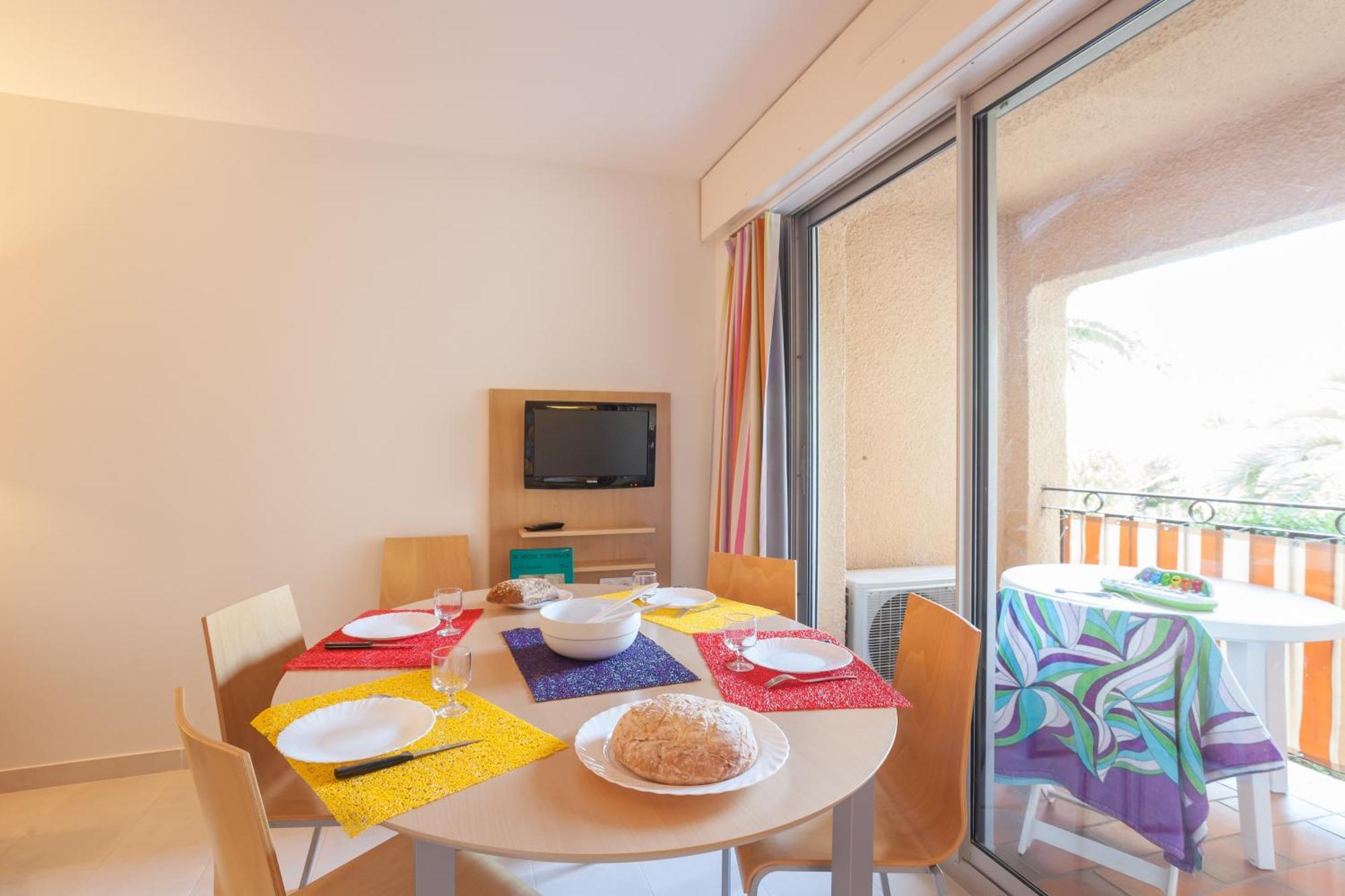 Hotel Pierre Et Amandine 3*
