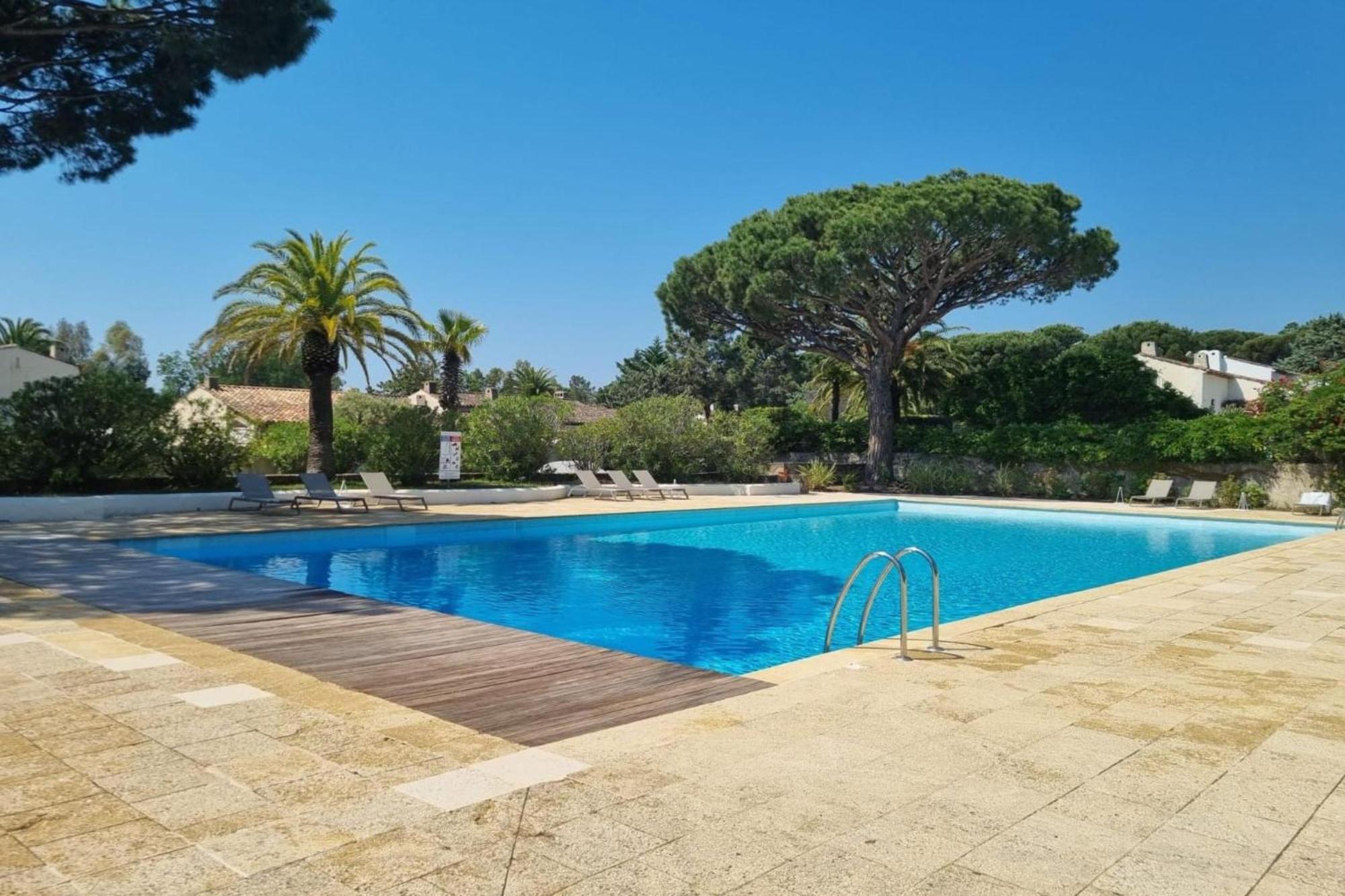 Les Jardins Du Pinet - Happy *