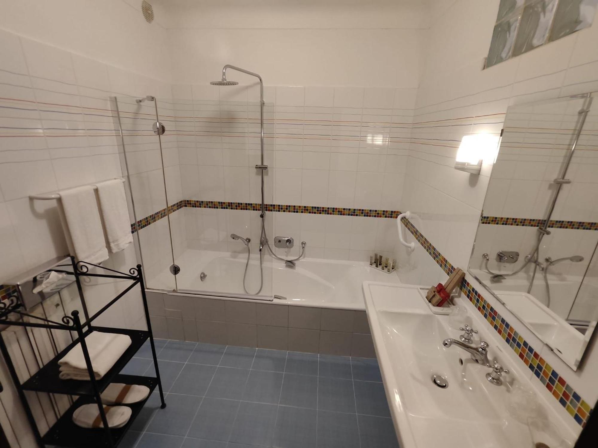 Saint Andre Hotel 3*
