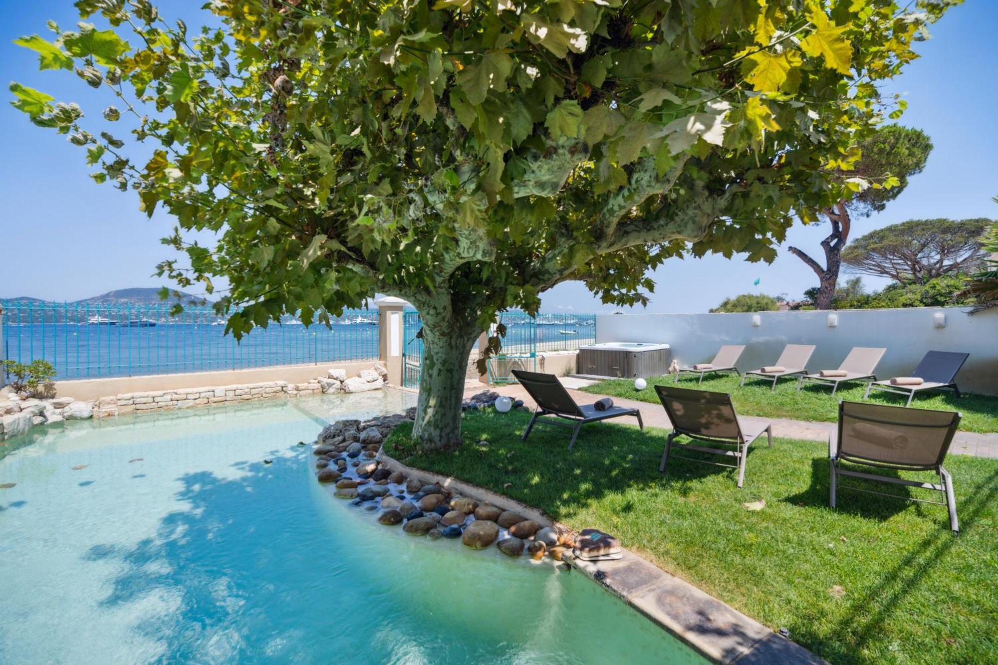 Villa La Desirade - Les Pieds Dans L'eau - La Bouillabaisse - St Tropez - 14 Personnes