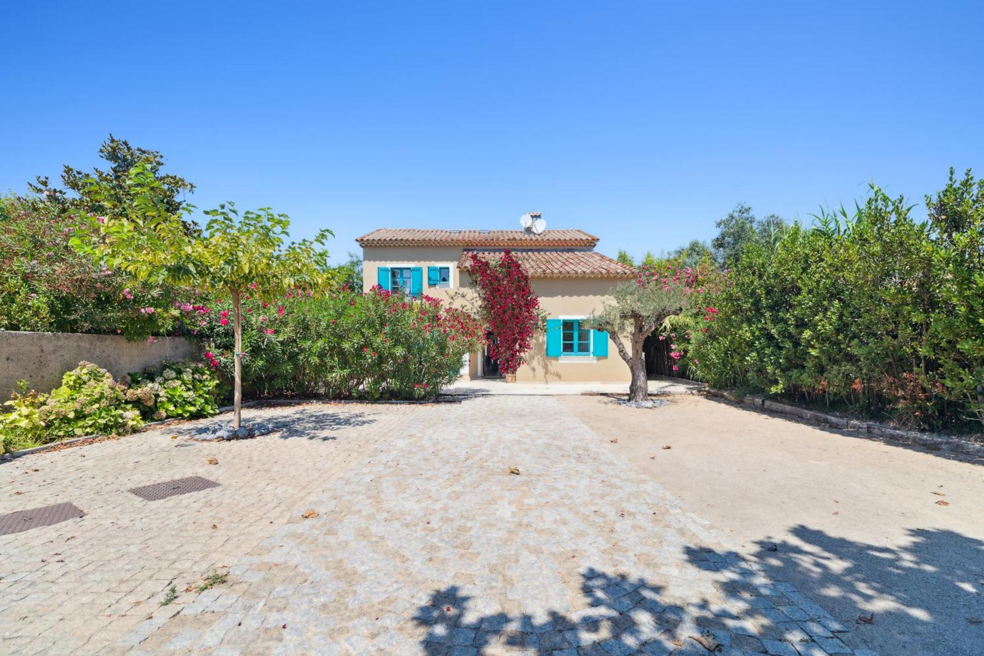Villa La Desirade - Les Pieds Dans L'eau - La Bouillabaisse - St Tropez - 14 Personnes