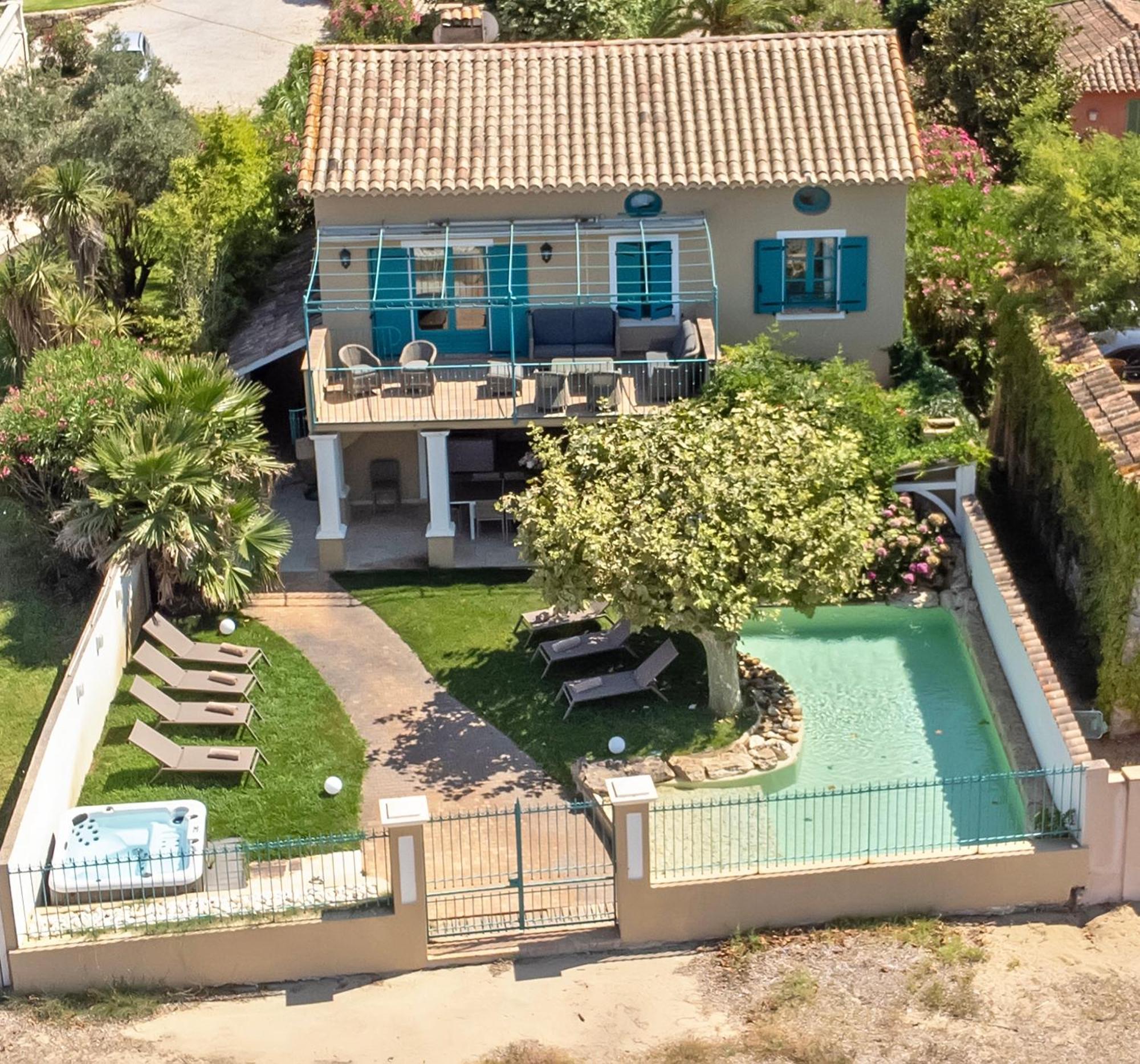 La Desirade - Les Pieds Dans L'eau - La Bouillabaisse - St Tropez - 14 Personnes Saint-Tropez