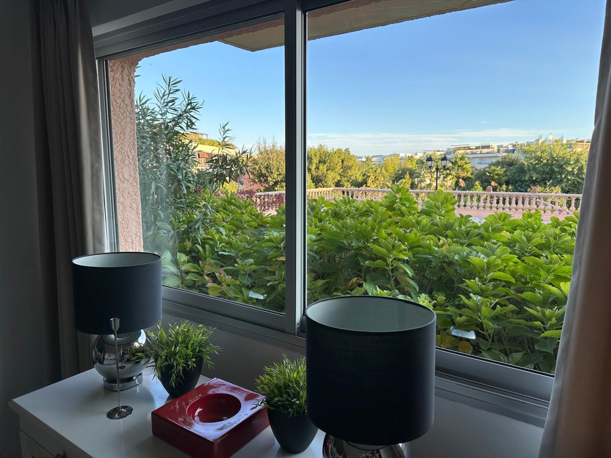 - 40 M2 Saint-Tropez
