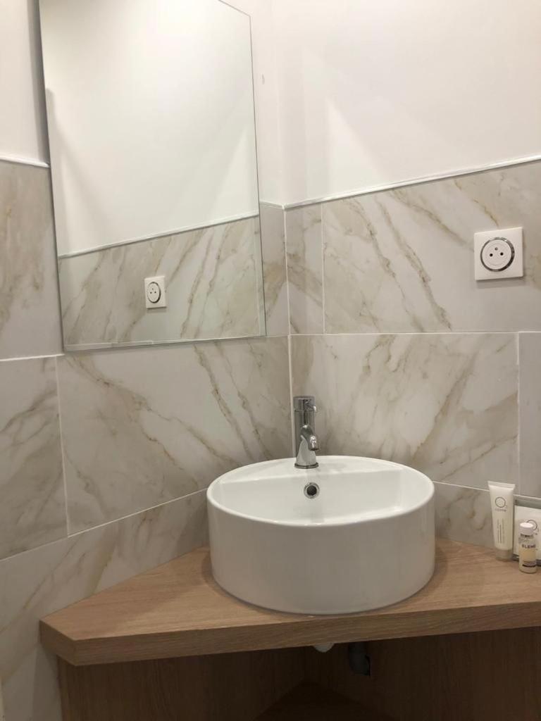 In Tropez, Swimming Pool And Parking Saint-Tropez