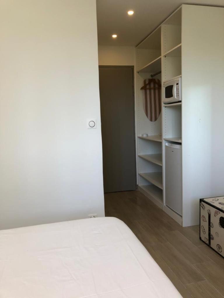 In Tropez, Swimming Pool And Parking Apartment