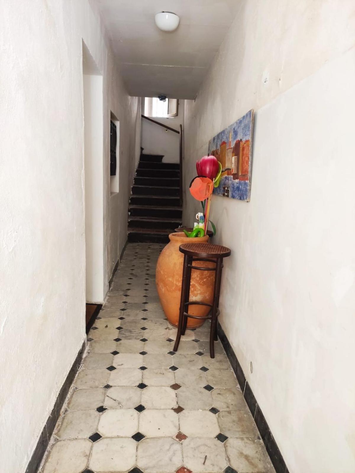 Superb Apartment, Air-conditioned, Parking Apartment