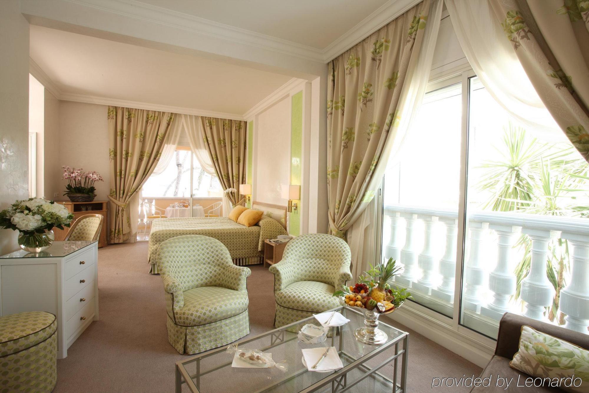 La De La Pinede Hotel 5*