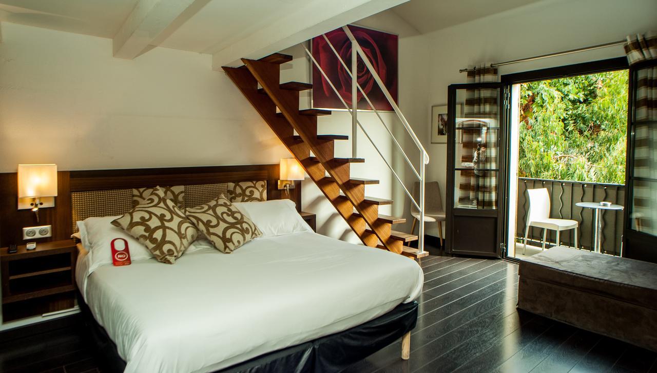 B Hotel