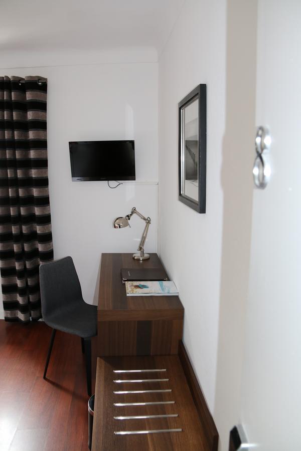 Hotel B