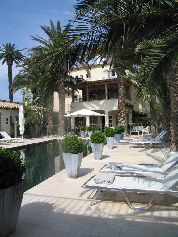 Pastis St Tropez 2*