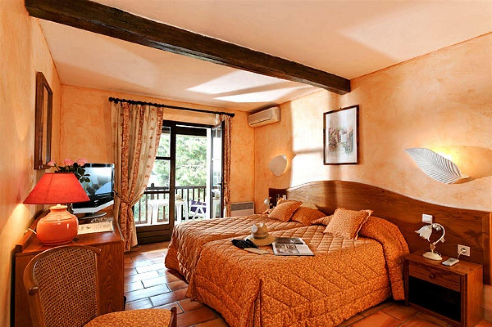Des Oliviers 3* Sainte-Maxime