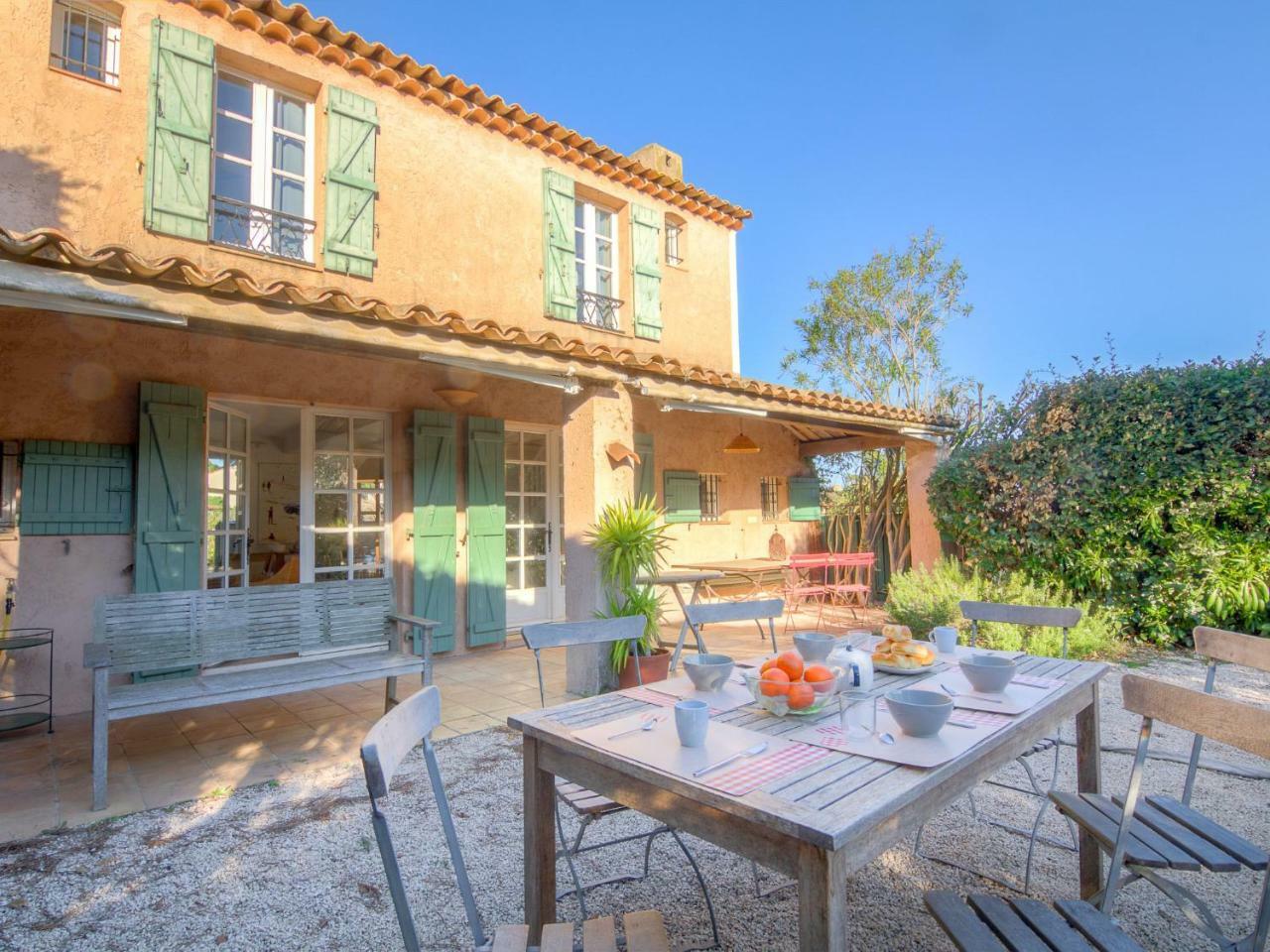 Holiday Home Les Parcs de Gassin-4 *