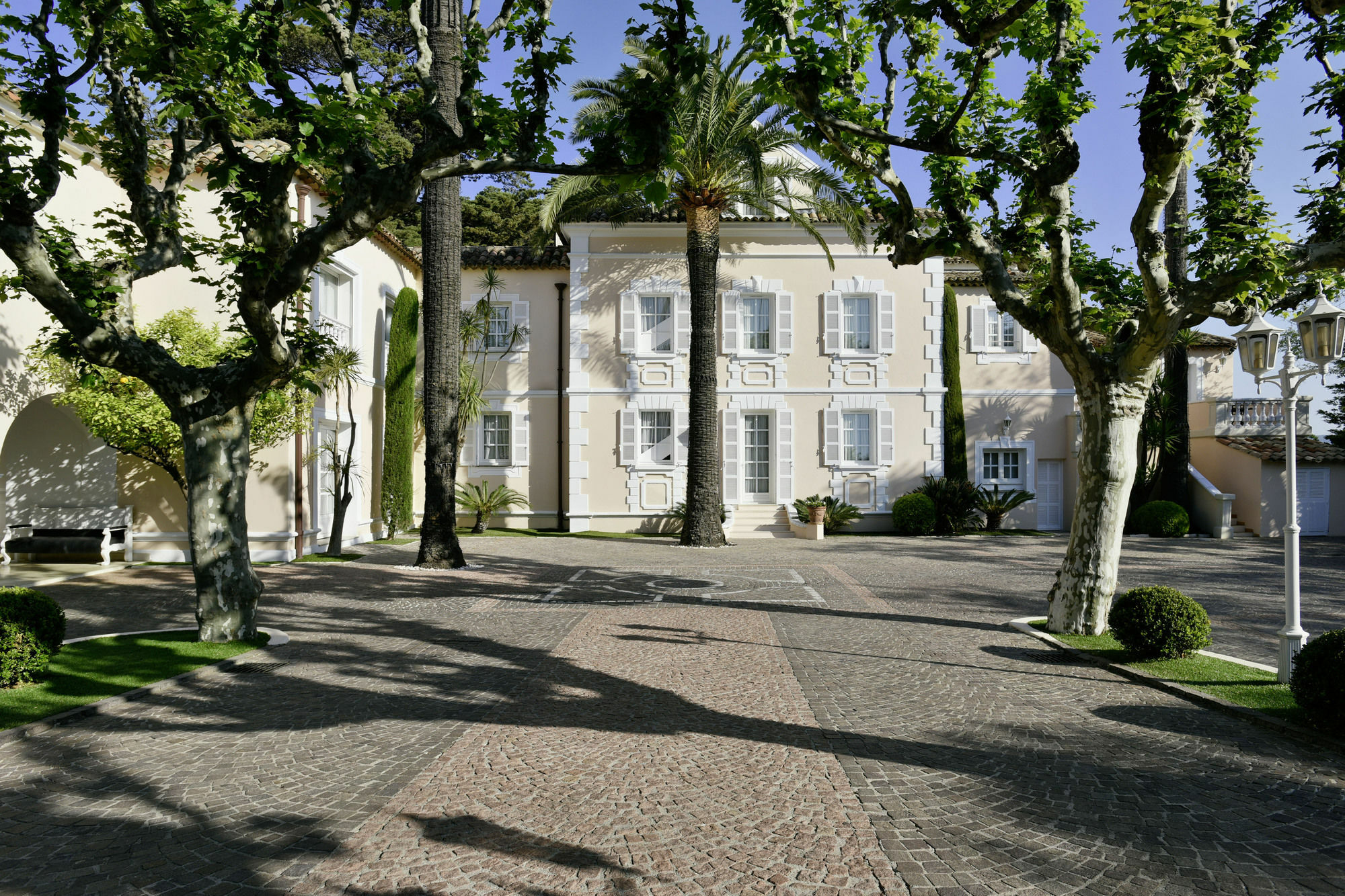 La De La Pinede 5*