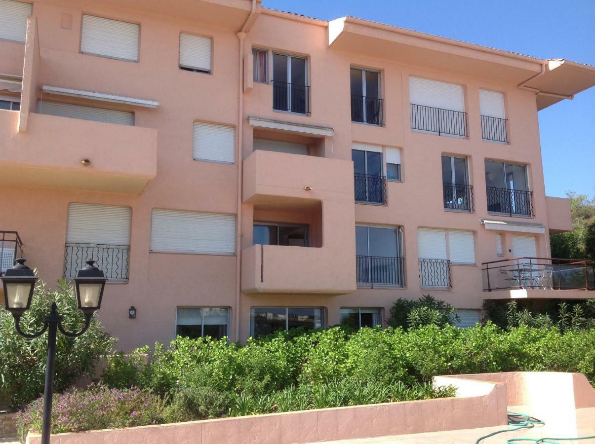 - 40 M2 * Saint-Tropez