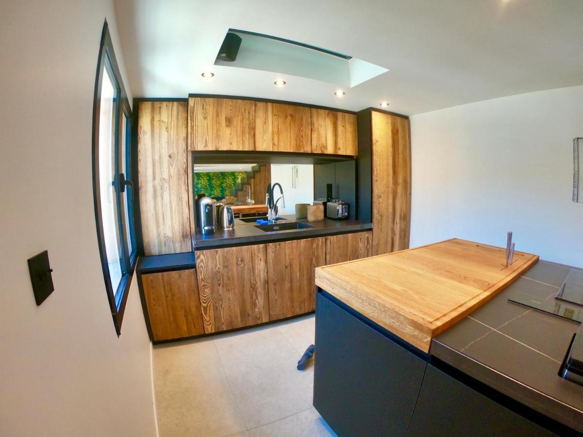 Appartement Casa Jungle ! Superb Duplex Apartment, Place Des Lices ! *