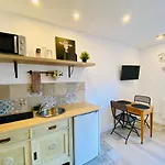 Studio 7 Eden