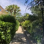 Belle Residence Au Centre De Saint Tropez Avec Piscine Et Garage