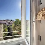 Le Papillon De Saint-Tropez