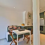 Emerald Beach Apartment