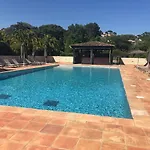 Charmantes Haus Im Golf Club Saint Tropez