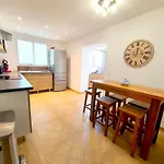 Charmant Appartement En Rez De Jardin, A Saint-Tropez