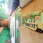 Charmant Appartement En Rez De Jardin, A Saint-Tropez