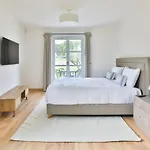 CMG - Somptueuse Villa face à la Baie des Canebiers